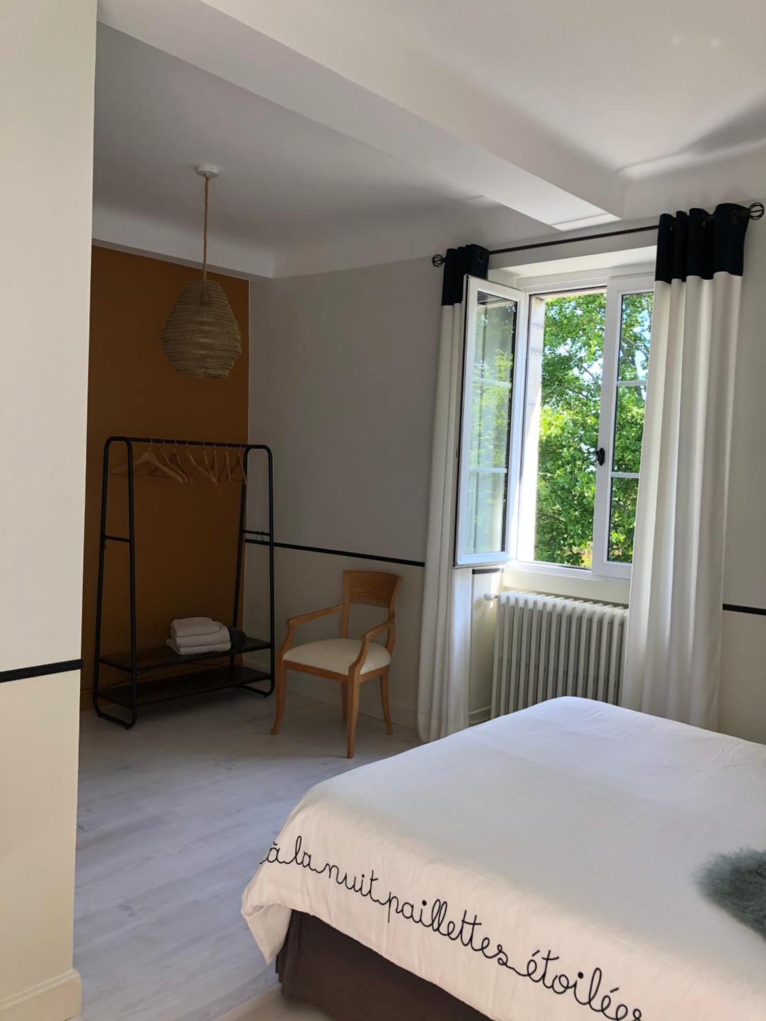 La Parenthese Bed & Breakfast Saubrigues Екстериор снимка